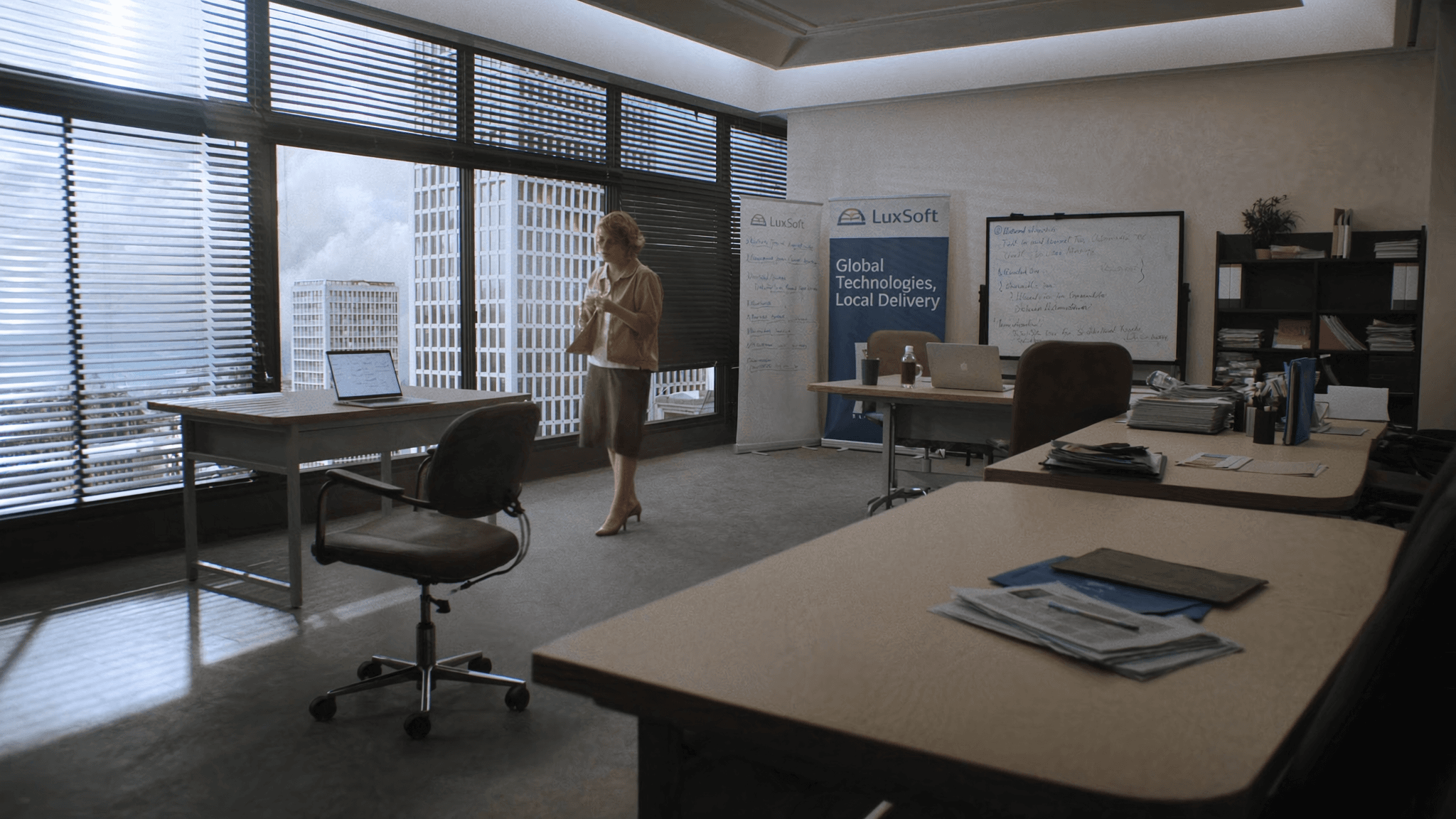 Job Offer Pitfalls: Simple Must-Know Tips for Your Success featured image background